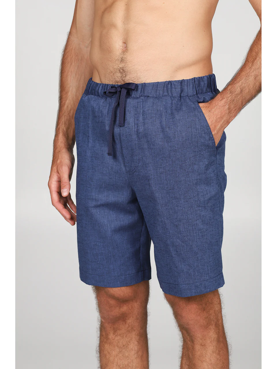 Comfortable summer bermuda shorts made of lightweight blue mélange linen