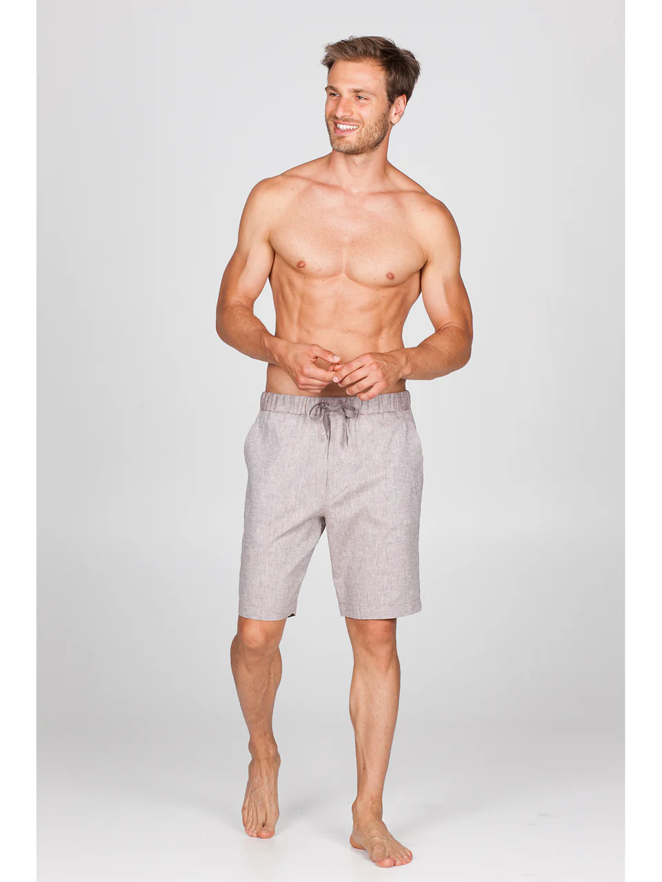 Comfortable bermuda in light linen mélange