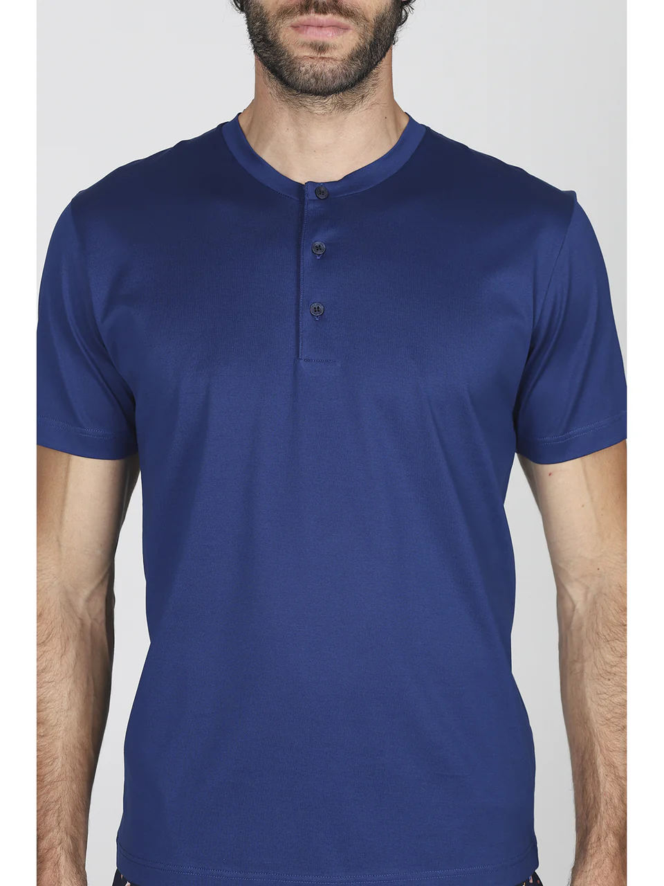 Men’s short pajamas in lightweight and silky pure mercerized cotton, geometric designs