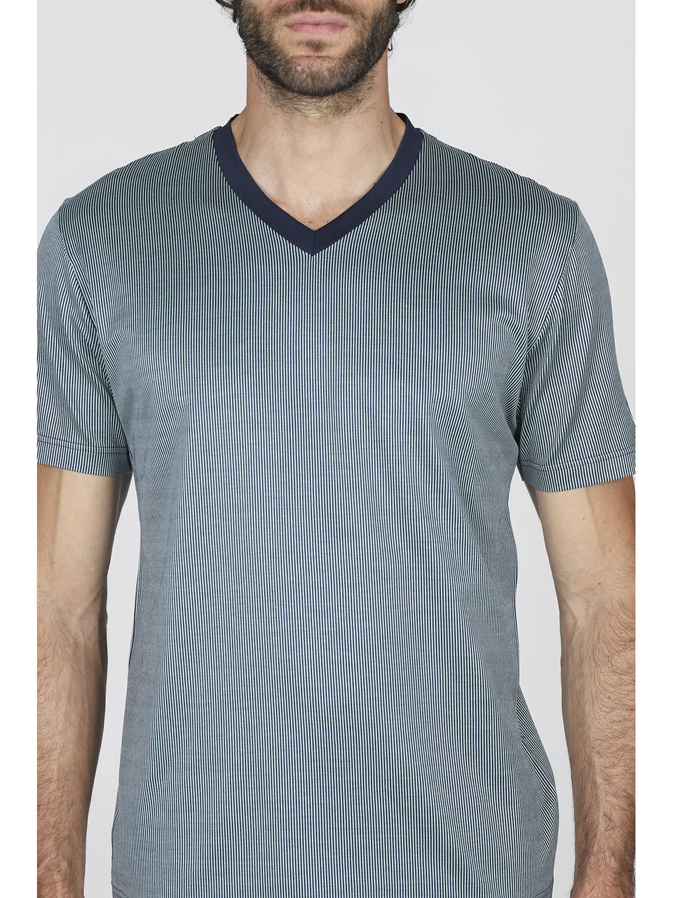 Short pajamas, v-neck in exquisite and lustrous 100% mercerized cotton fil-à-fil green blue