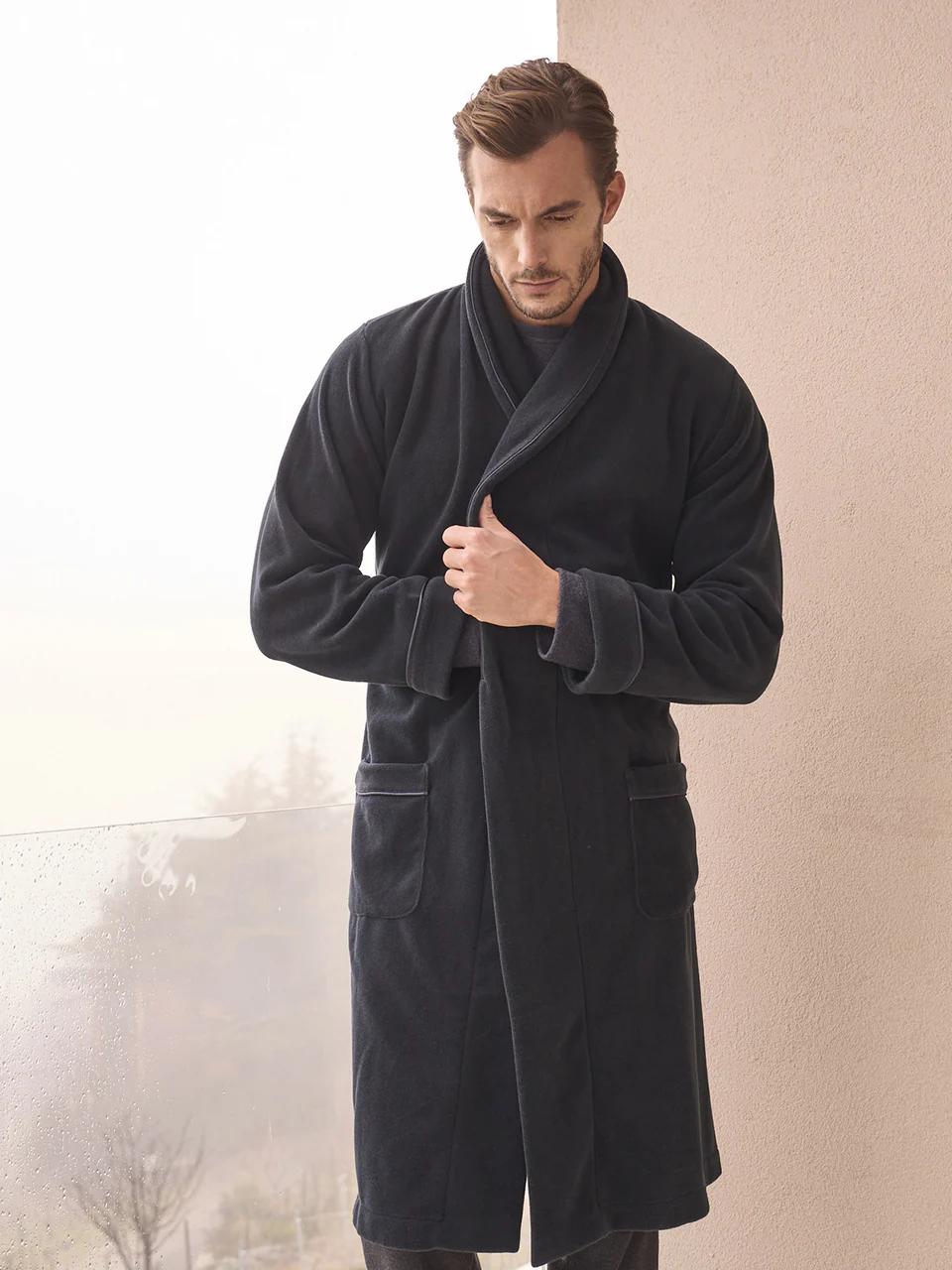 Lapelled bathrobe in soft viscose pile- GREY