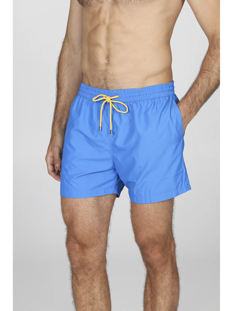 Men’s beach shorts in light royal solid fabric