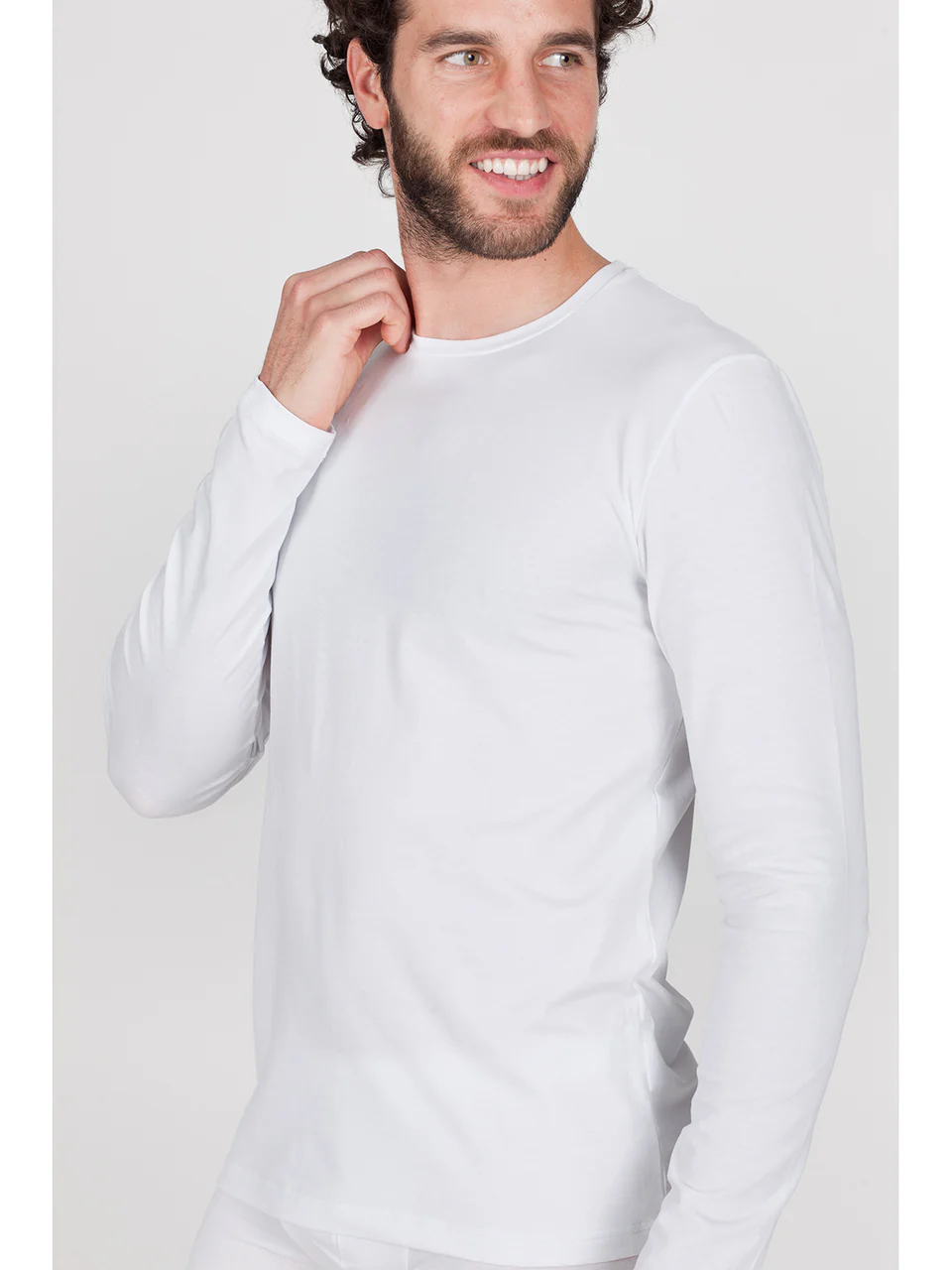 Long sleeve tee in solid stretch cotton